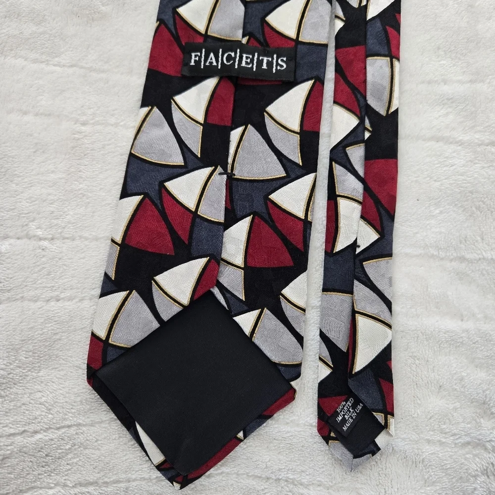 FACETS Vtg Men's Tie Navy‎ Blue Red BLACK Gold White 3.5 X 58